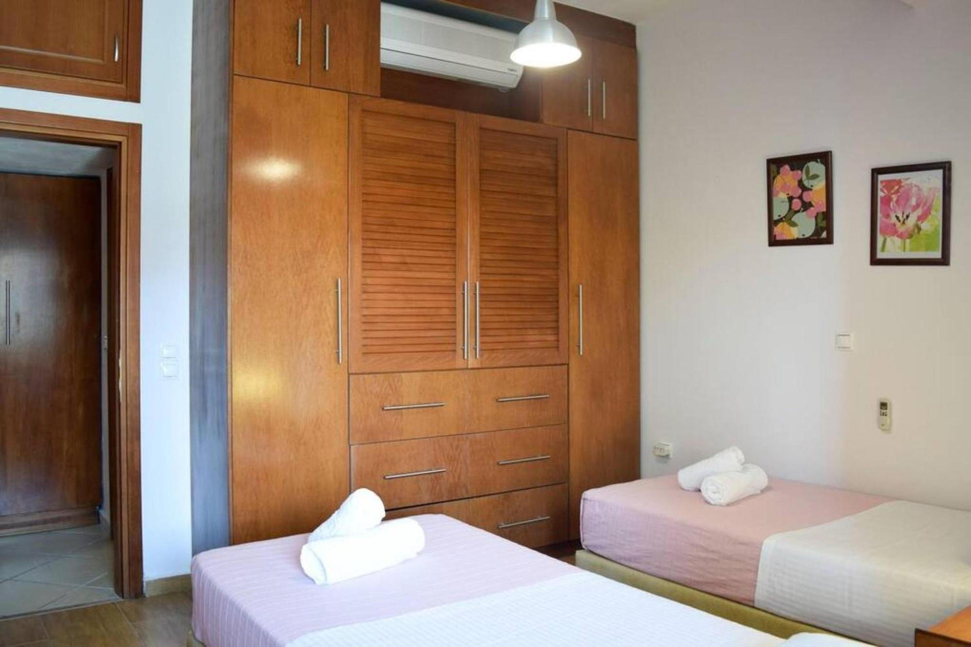 Seaside In Agia Effimia Apartment