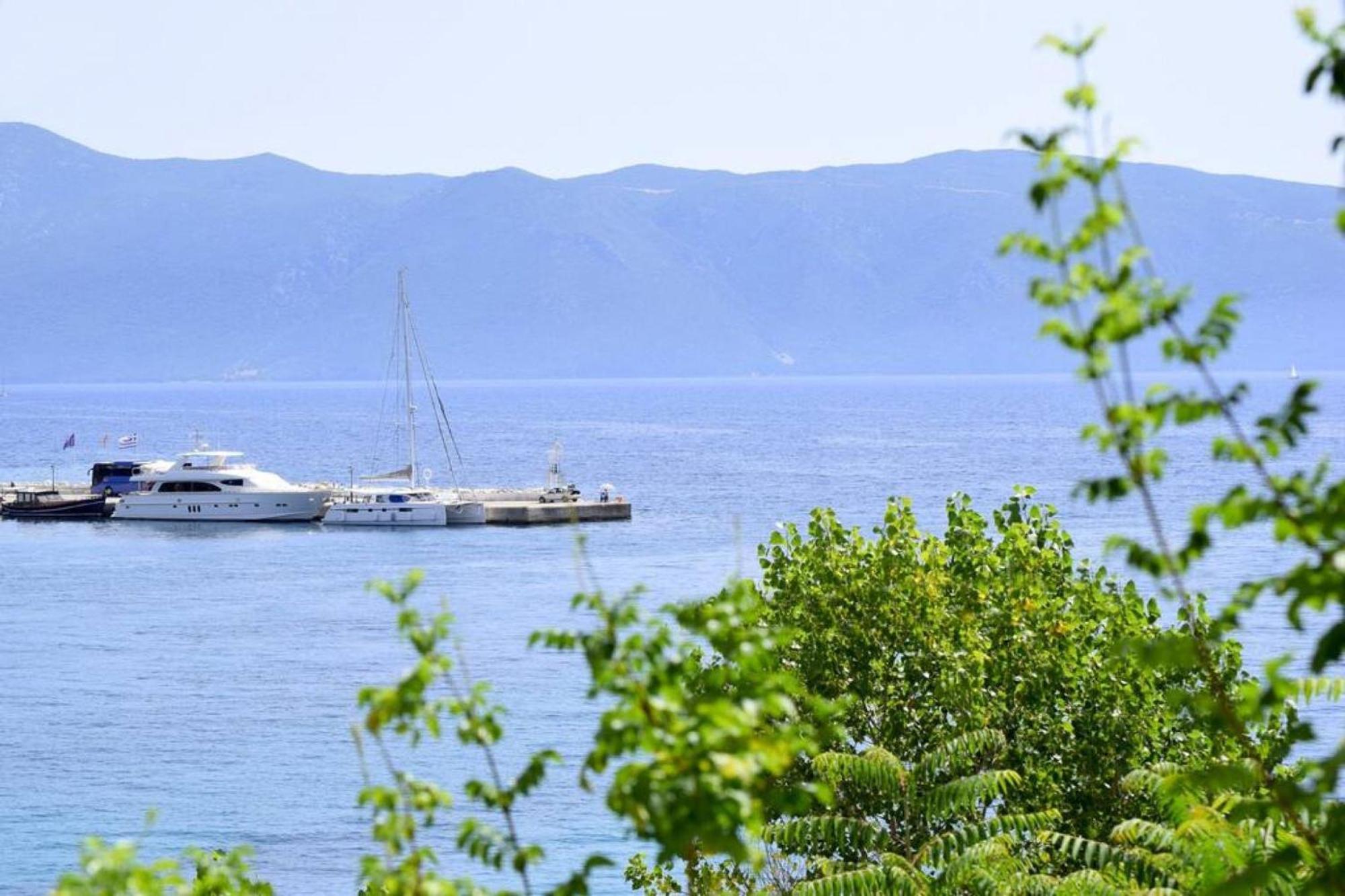 Seaside In Agia Effimia