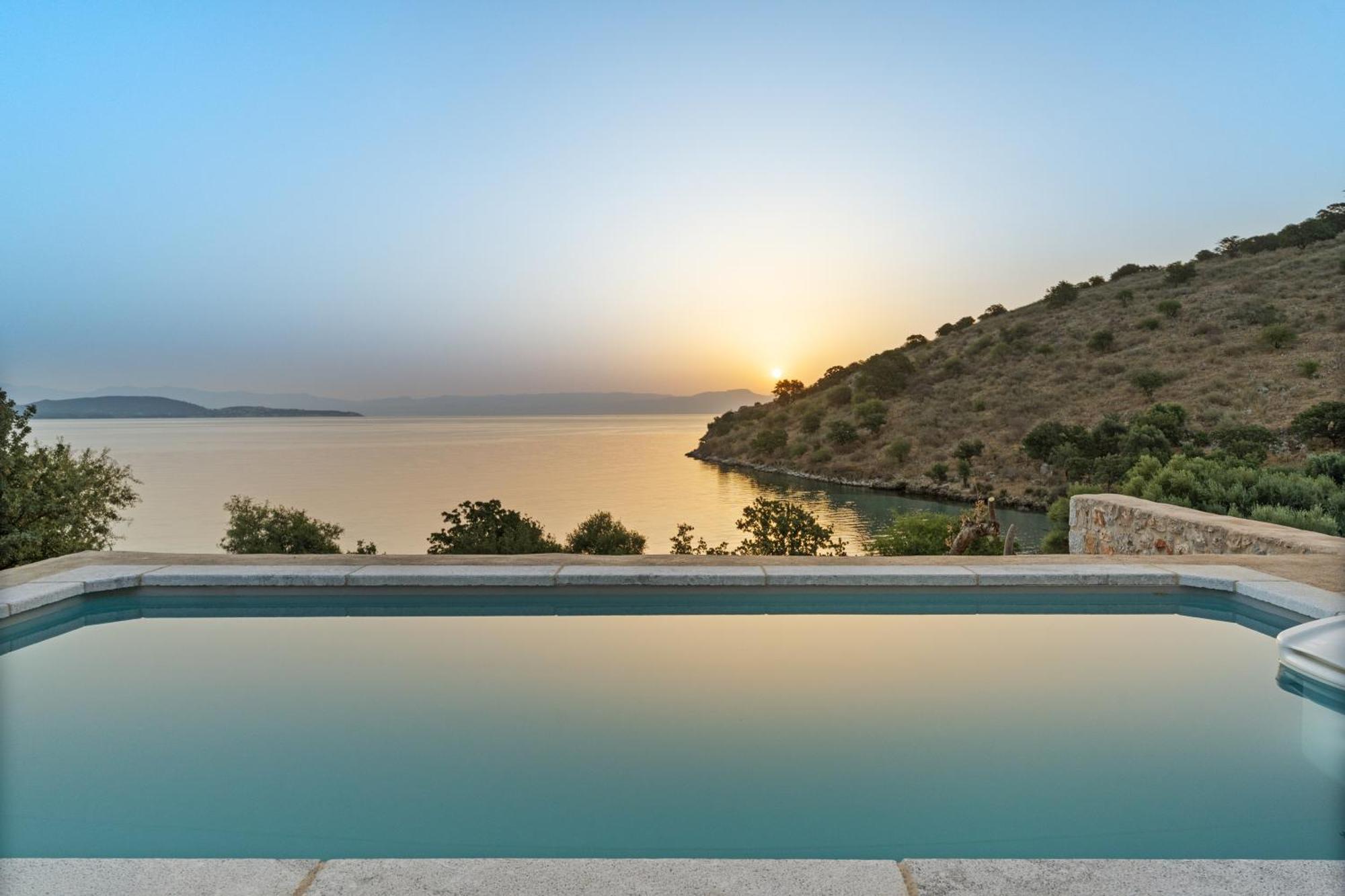 Hotel 100 Rizes Seaside Resort- Small Luxury Of The World 4*