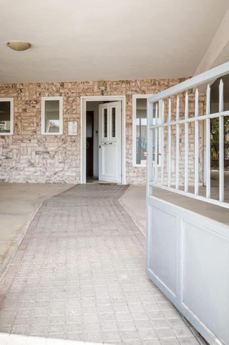 Beautiful New 70m² Near Everything Apartment