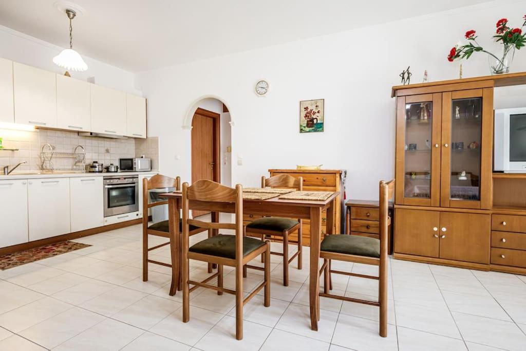 Beautiful New 70m² Near Everything Apartment *