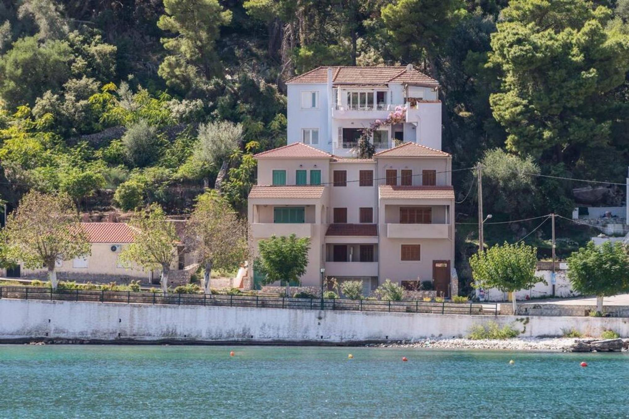 Seaside 2br