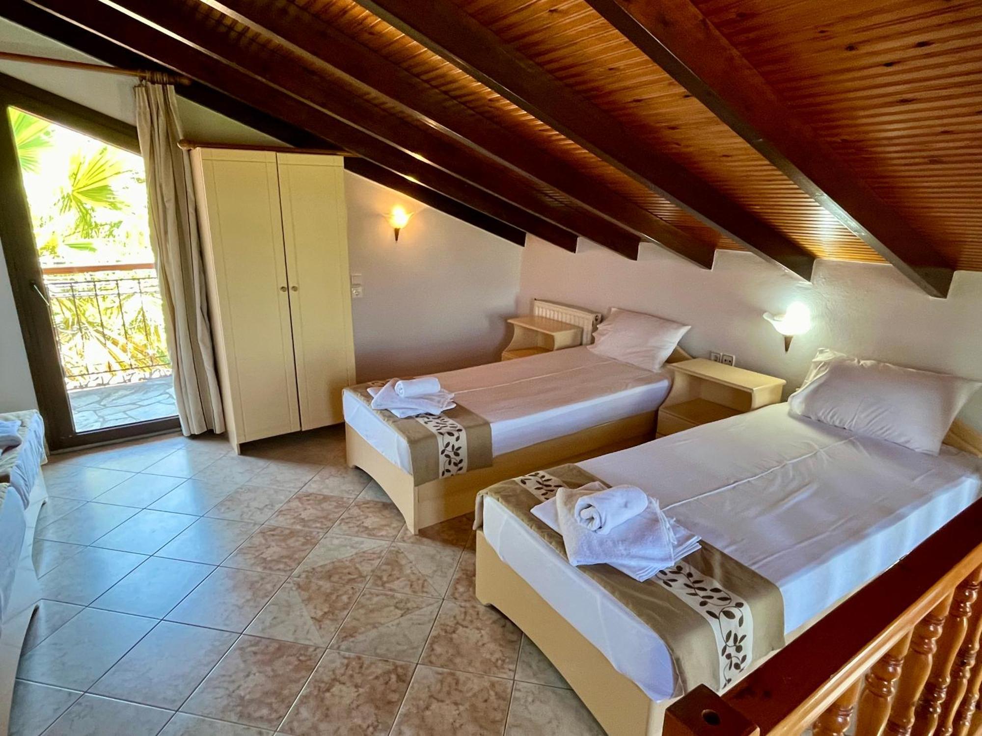 Oneiro Zois Aparthotel 2*