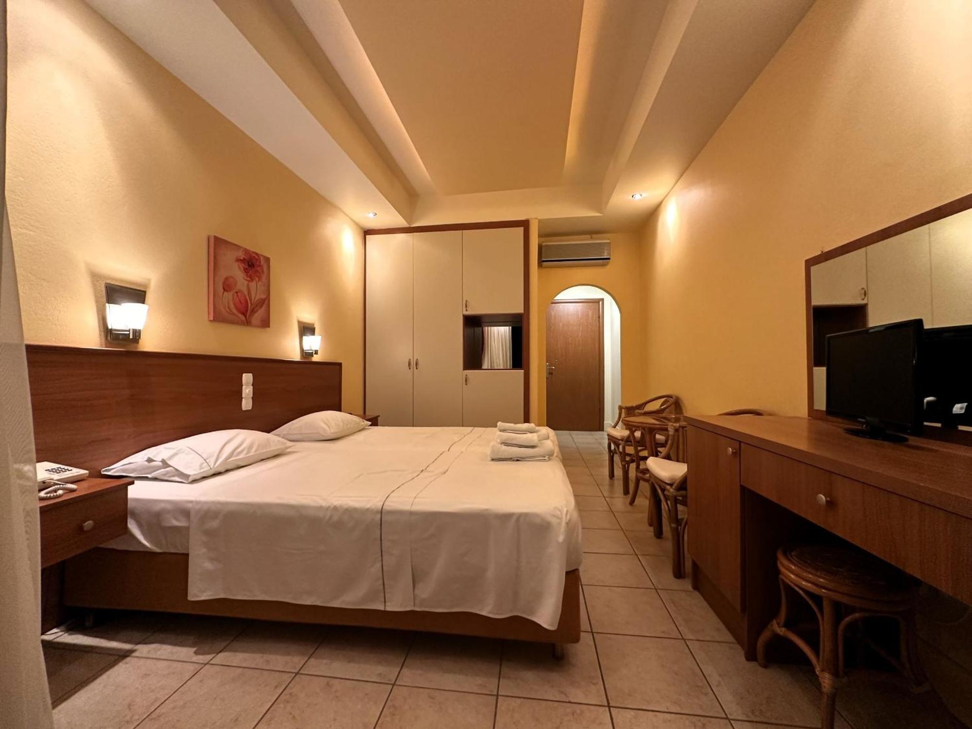 Hotel Souris 2*