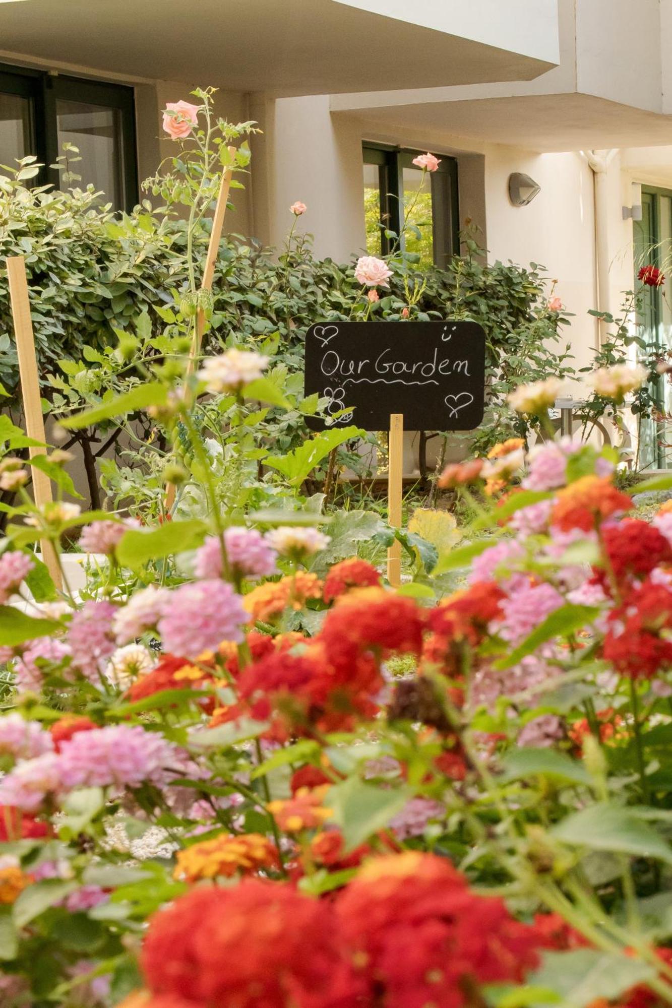 Athina Aparthotel 3*