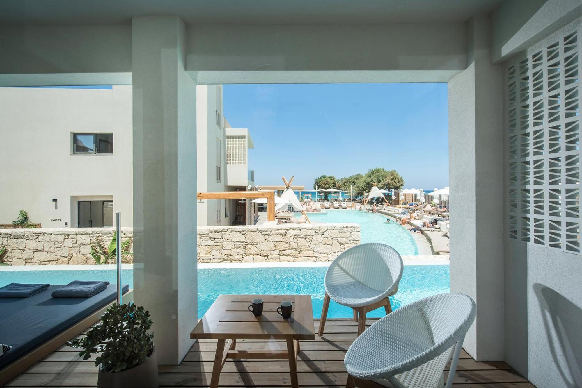 Hotel Enorme Teatro