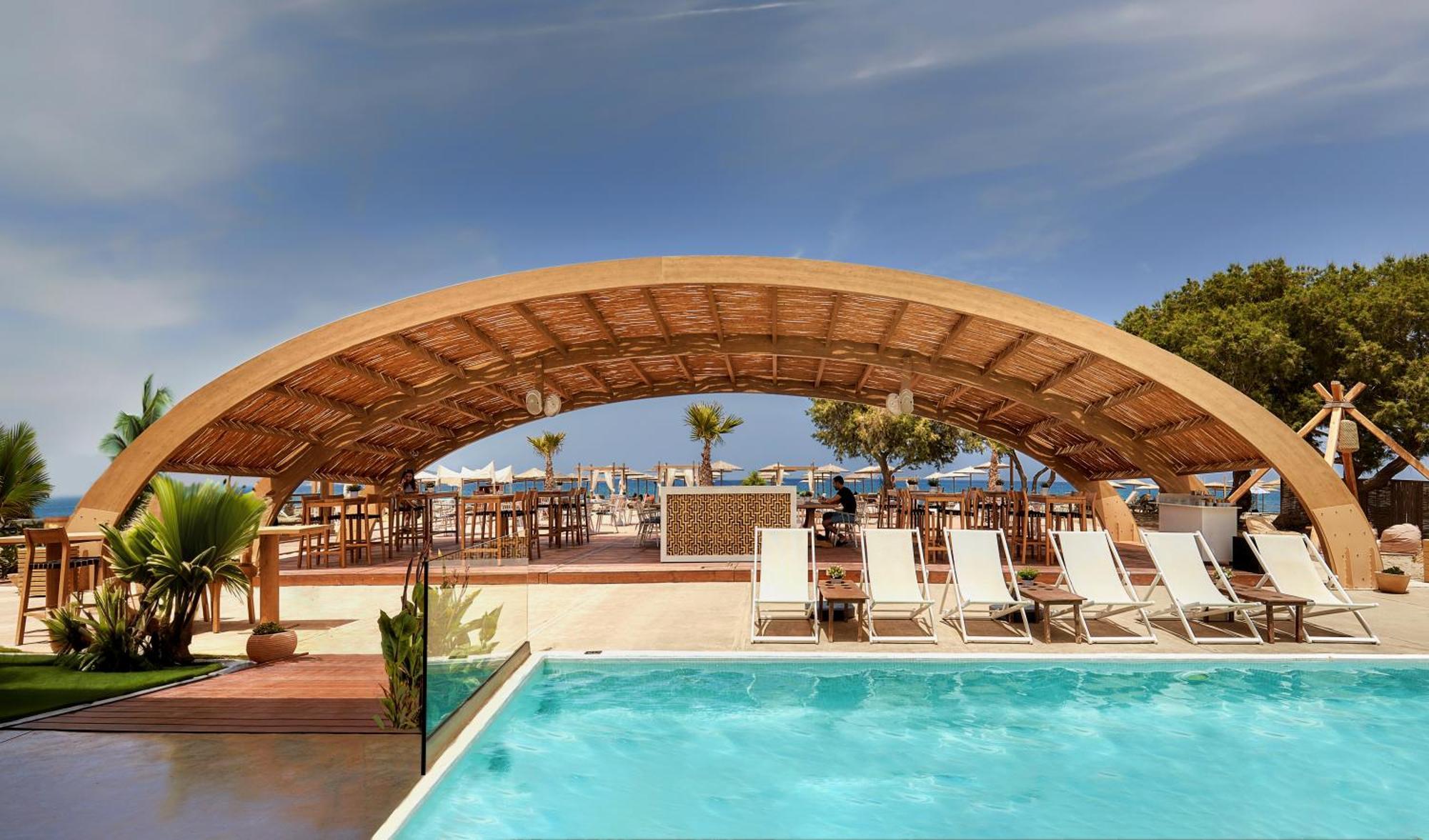 Enorme Teatro Hotel 4*