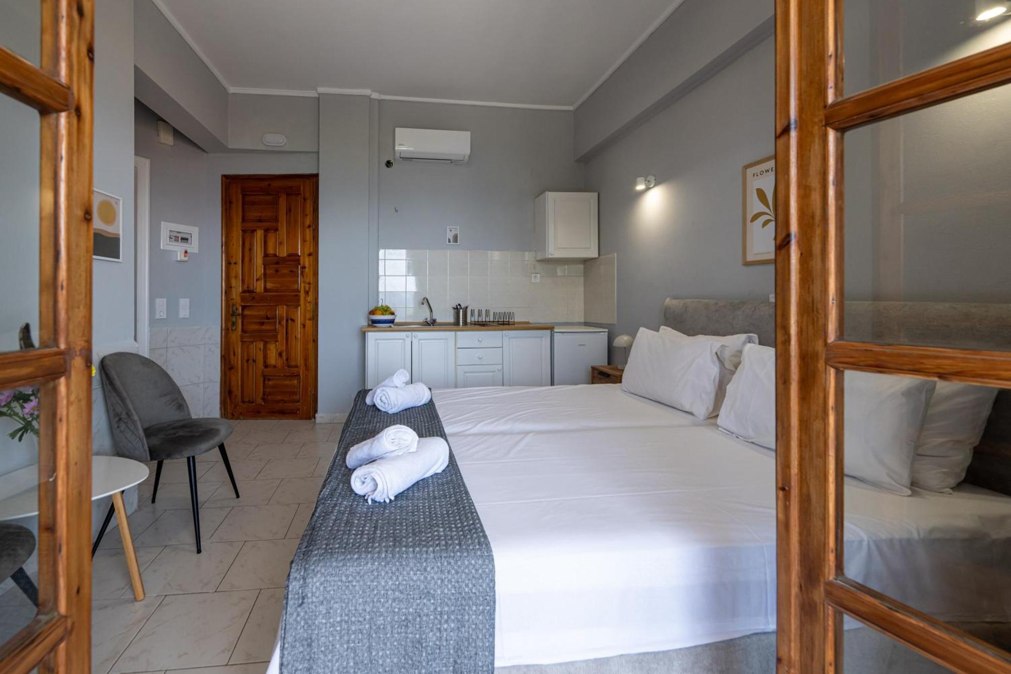 Studios Koukis Apartment
