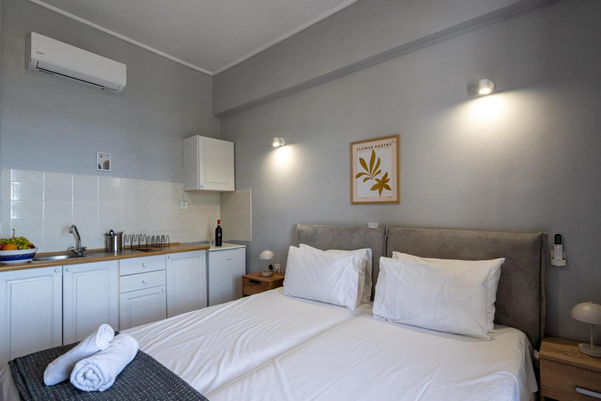 Apartment Studios Koukis Kitriai