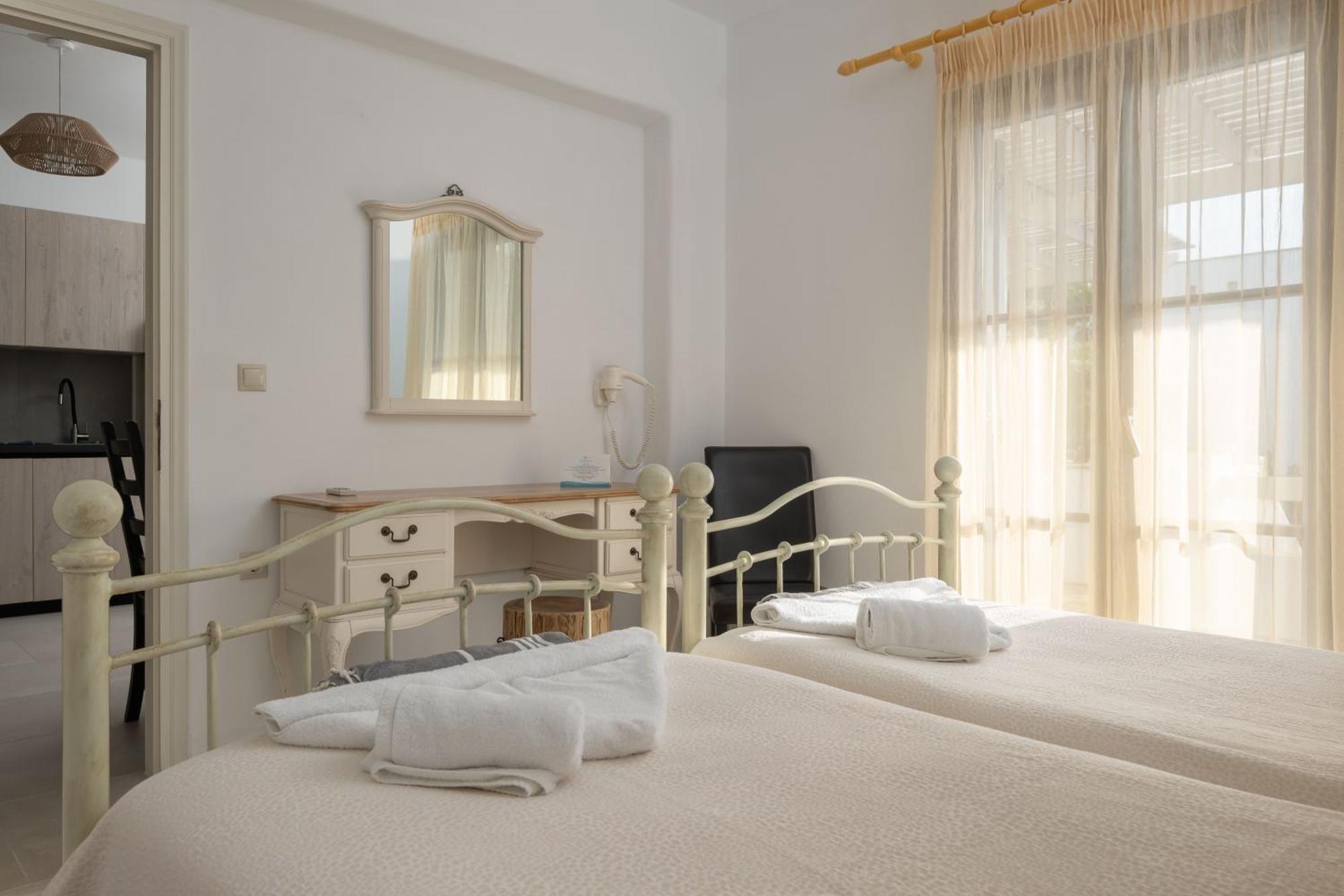 Iliada Villas 3*