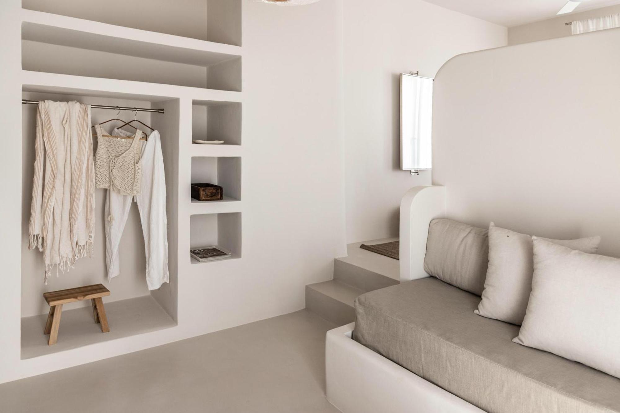 Om Living Milos Pollonia