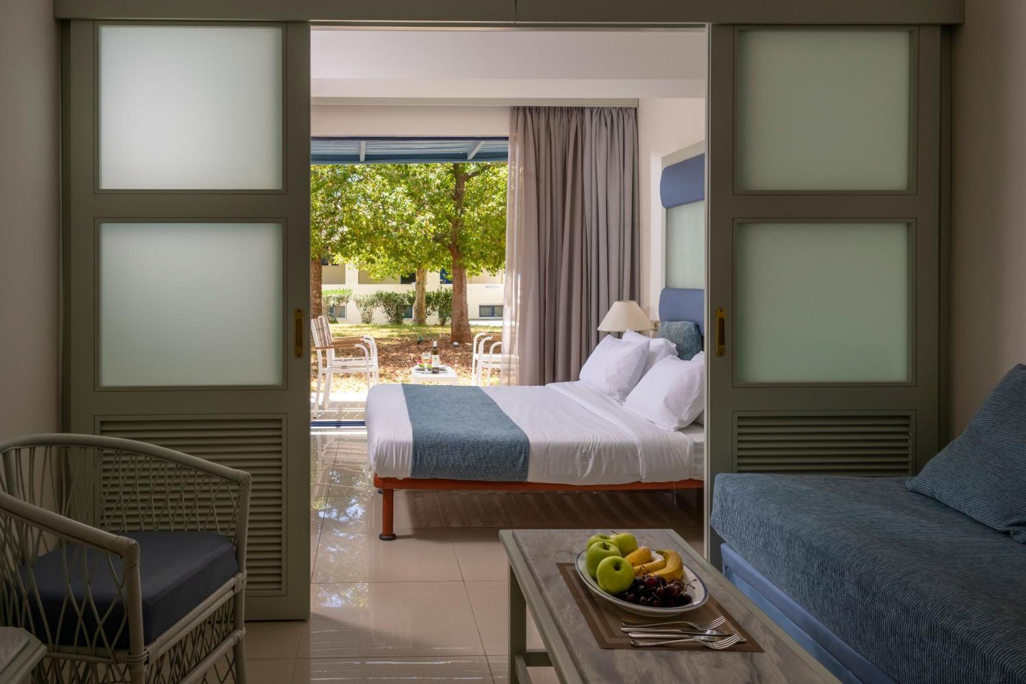 Mare Blue Hotel