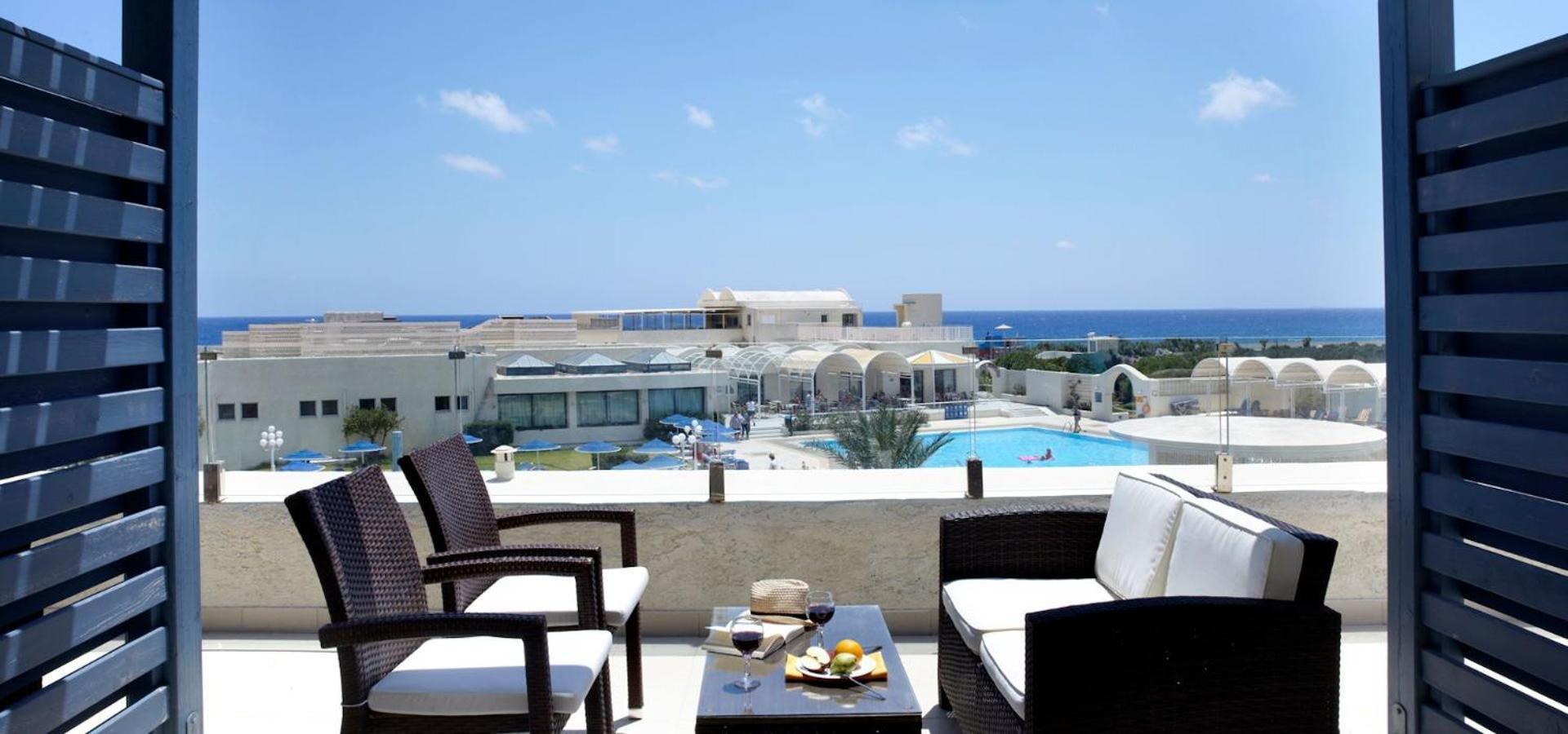 Mare Blue Hotel