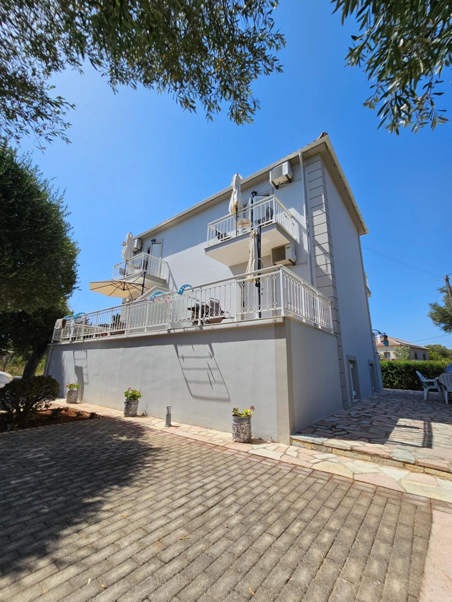 Natura Apartment Antipata (Erisos)