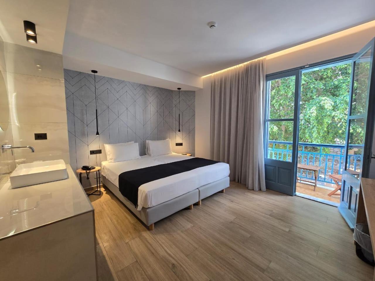 Hotel Nireus 2*
