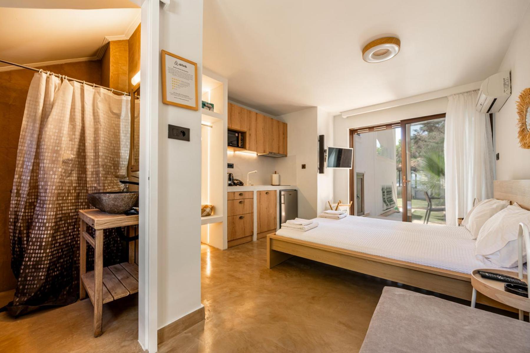 Guest house Alkis By Aegiankazarte