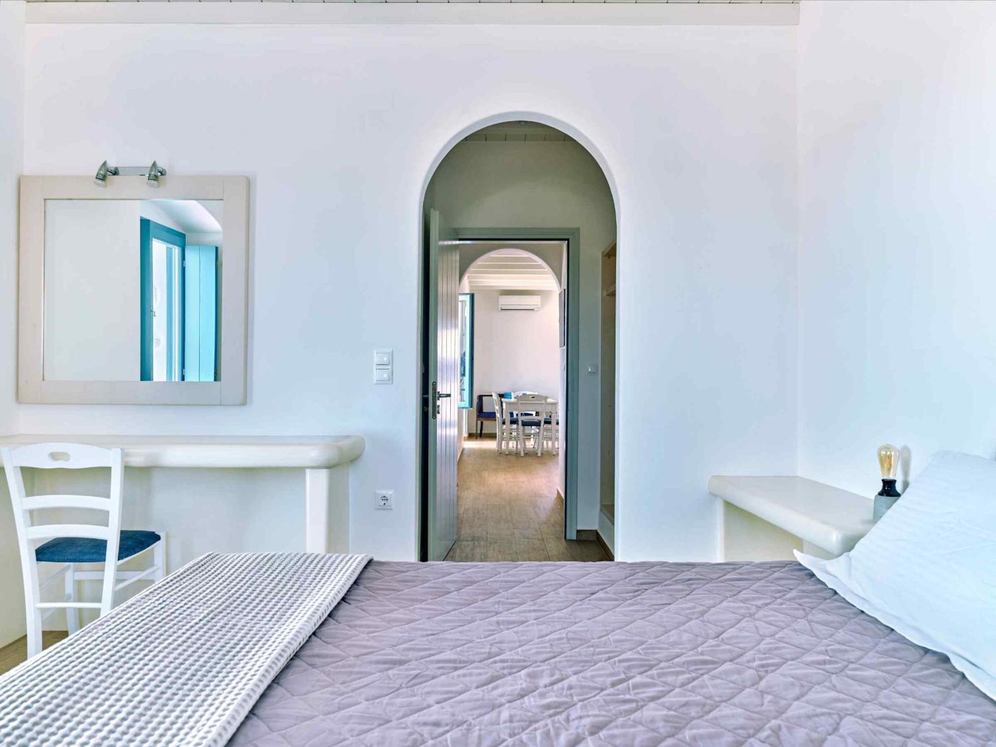Luxurious Pactia Amazing Pool