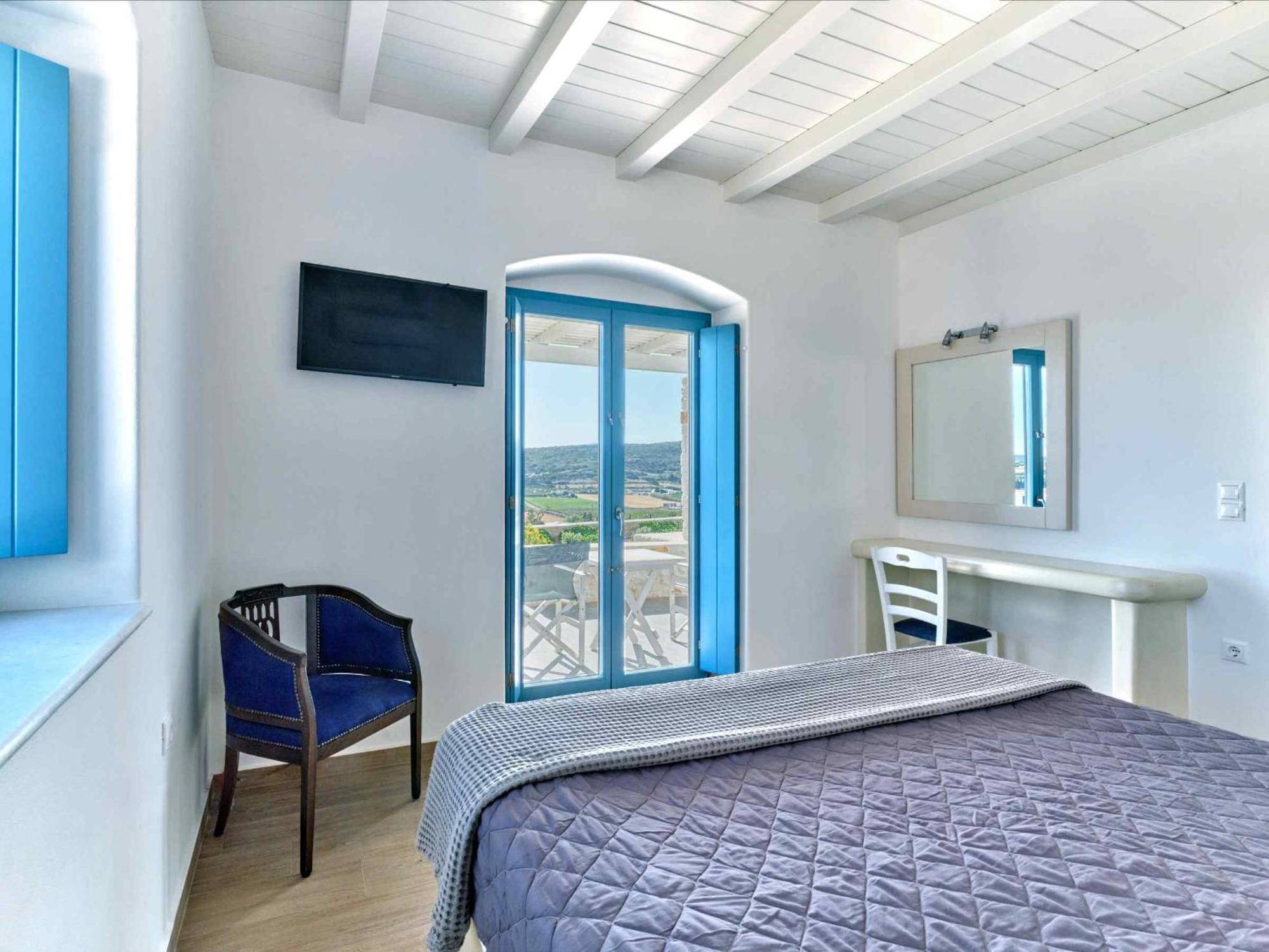 Luxurious Pactia Amazing Pool Isterni (Paros)