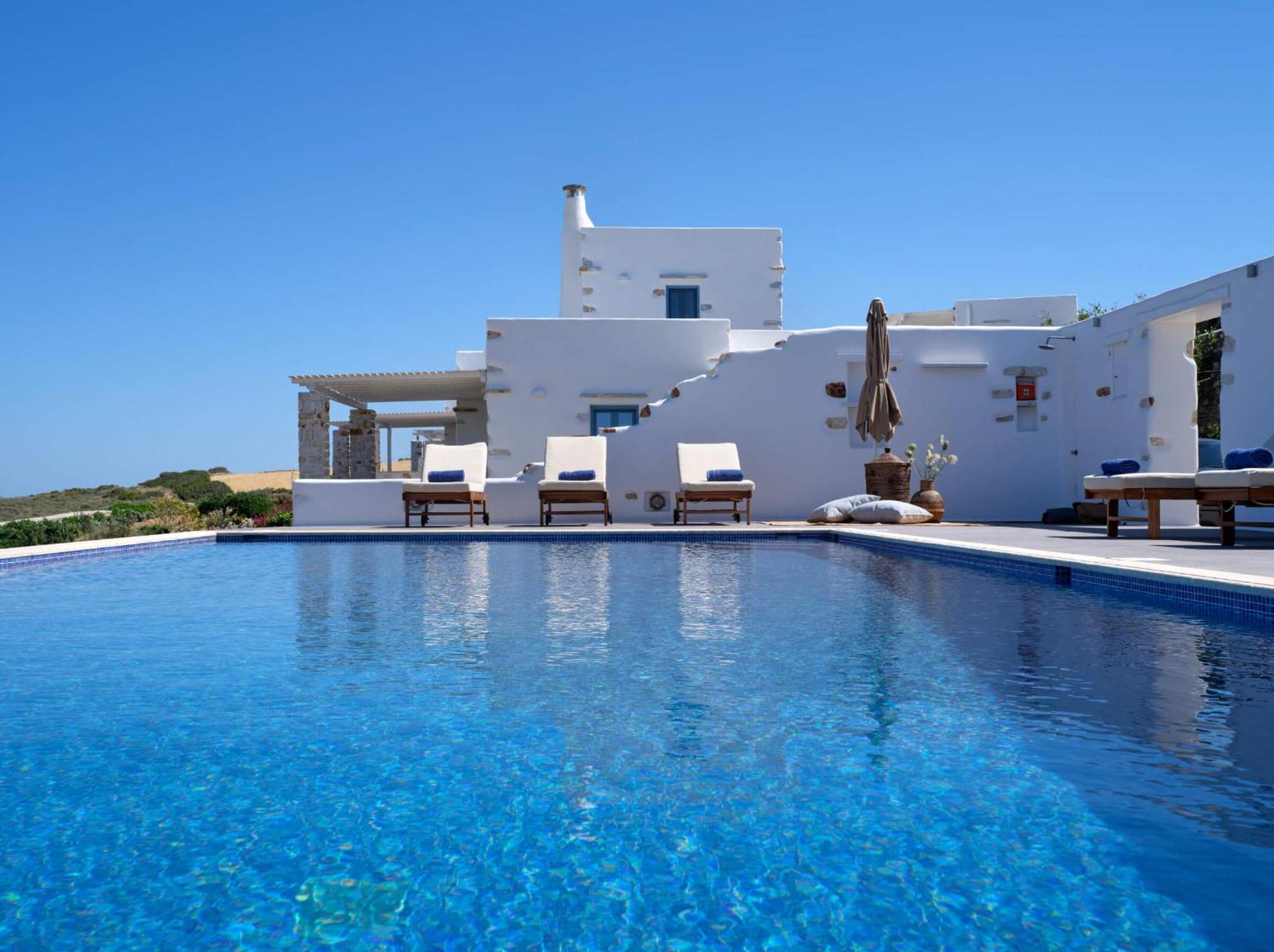 Luxurious Pactia Amazing Pool Villa Isterni (Paros)