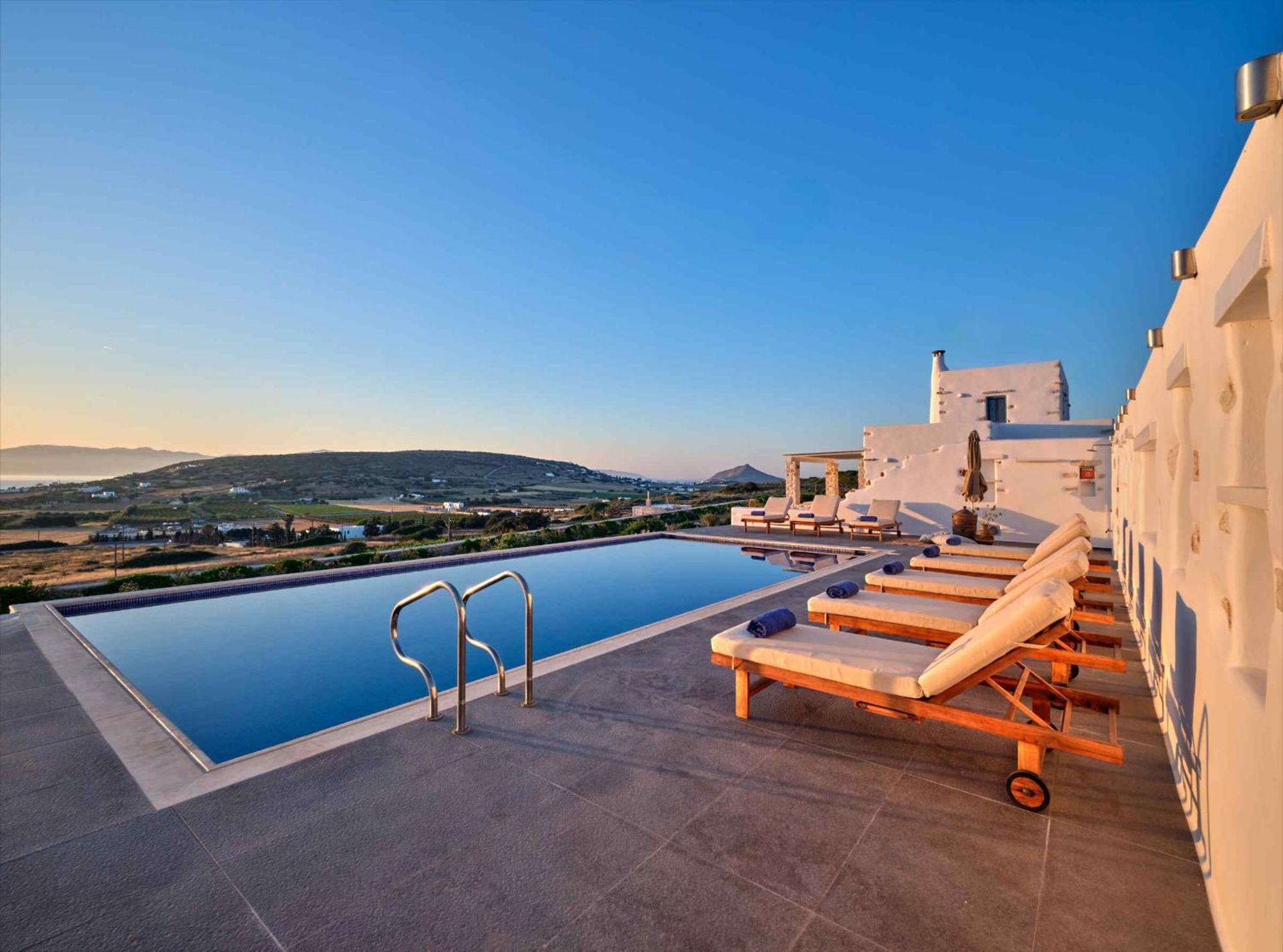 Luxurious Pactia Amazing Pool Villa *