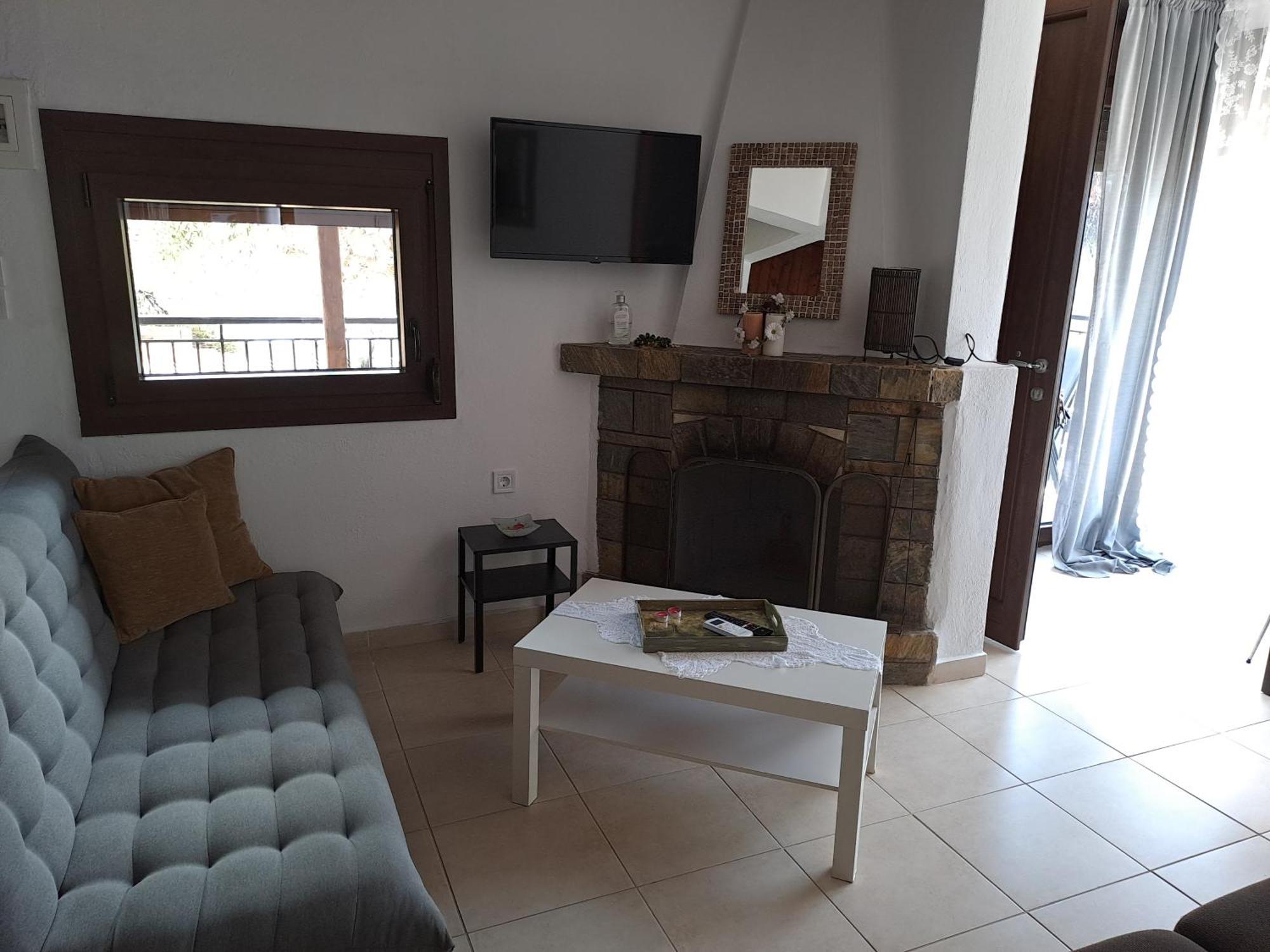 Seaside Hatzi Holiday home Lagomandra