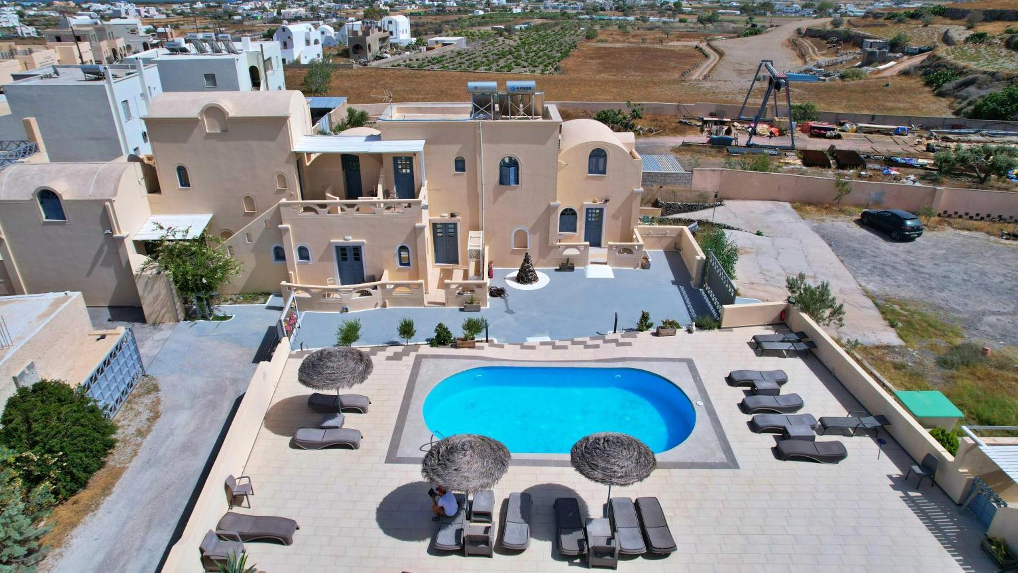 Aparthotel Leon Lux Perivolos (Santorini)