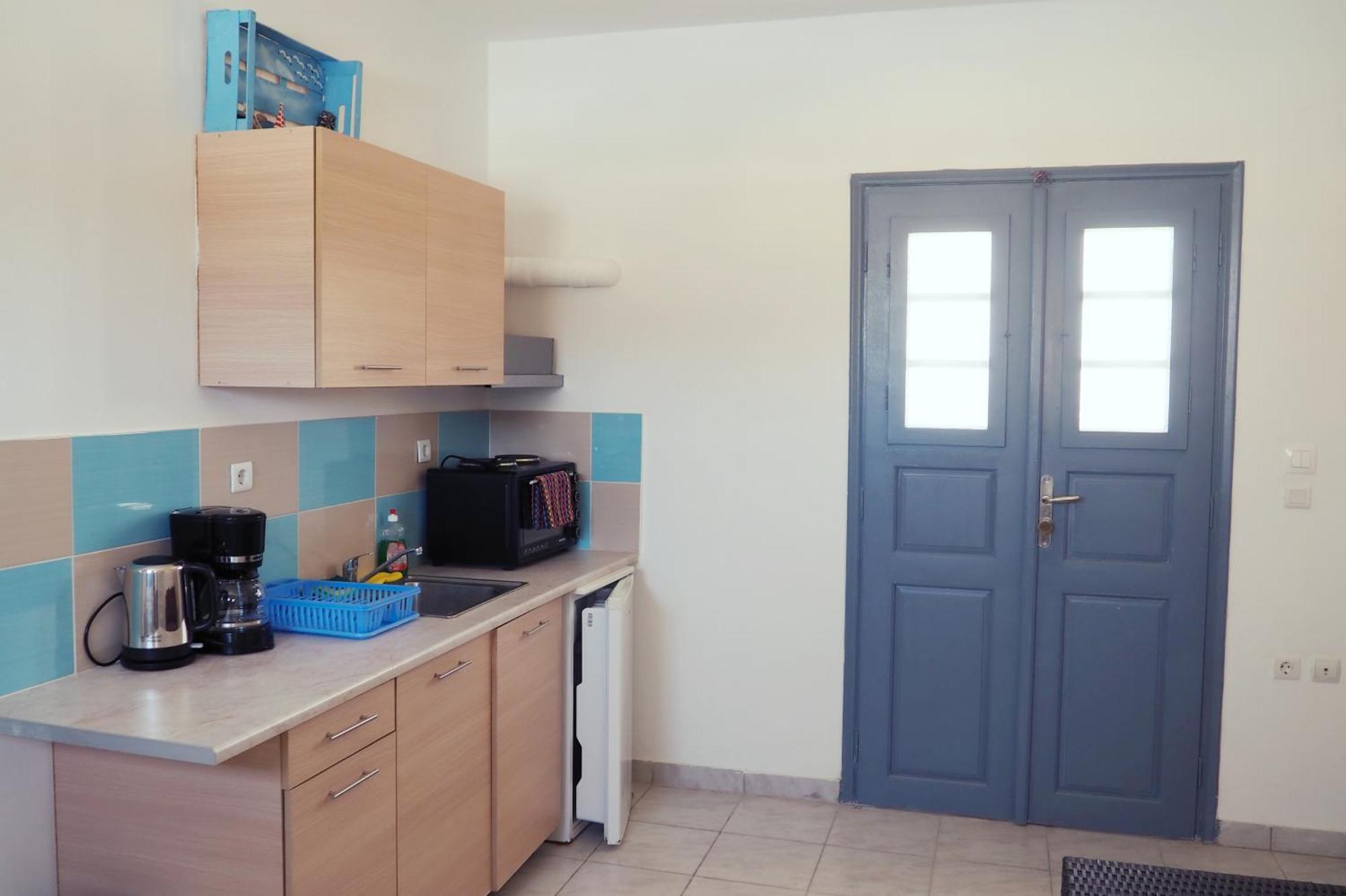Leon Lux 3* Perivolos (Santorini)