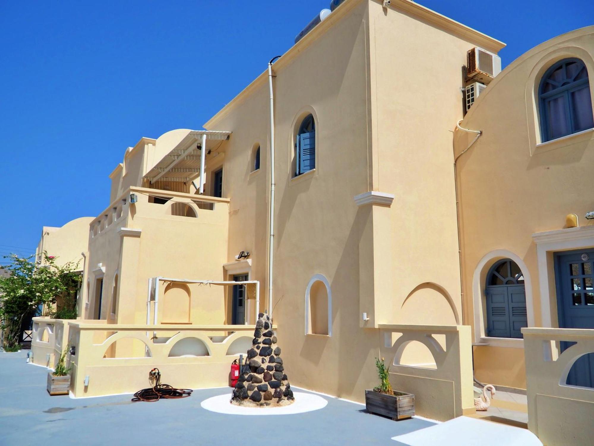 Aparthotel Leon Lux 3*