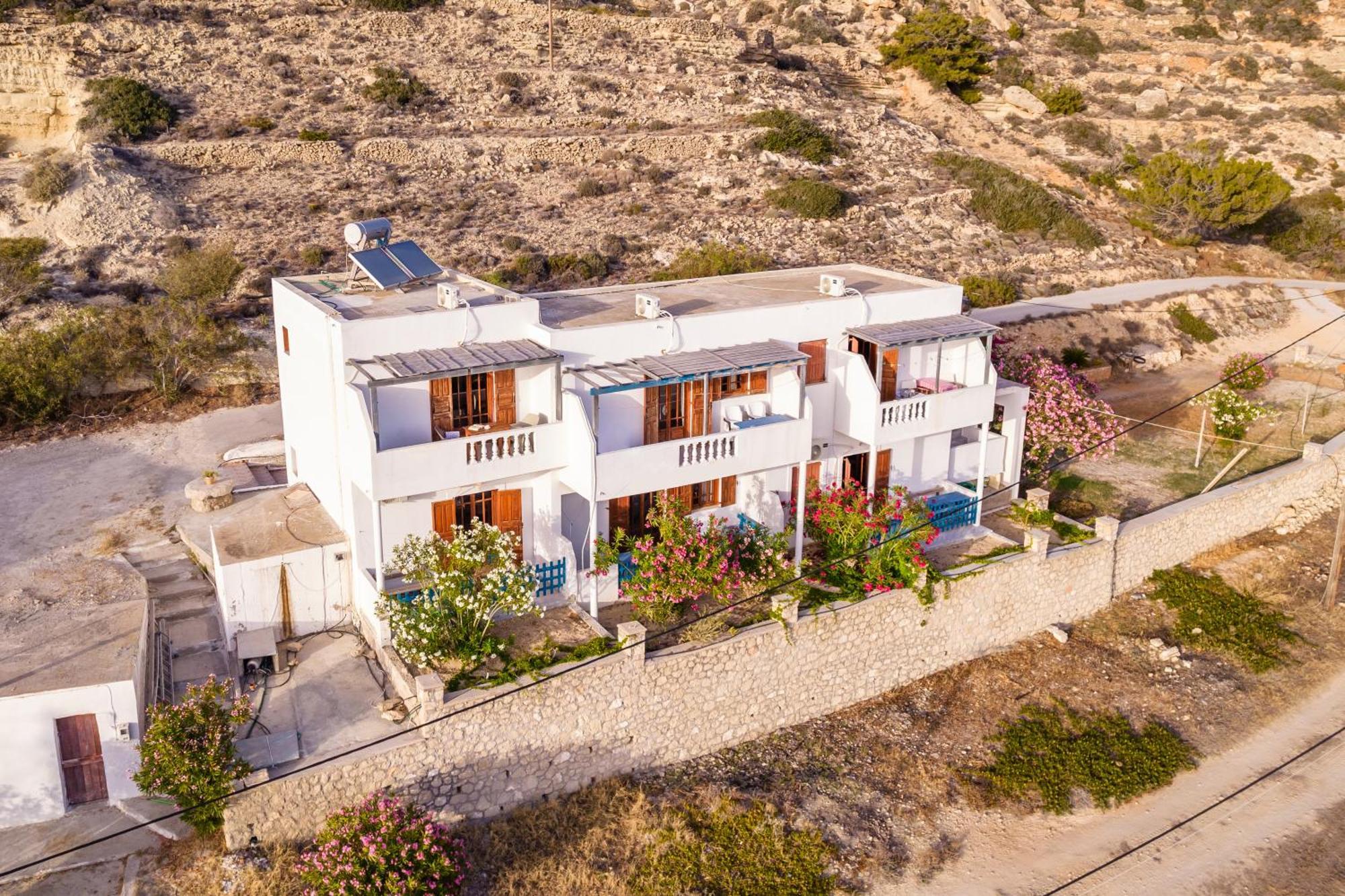 Sun Week Bay Capsule hotel Lefkos (Karpathos)
