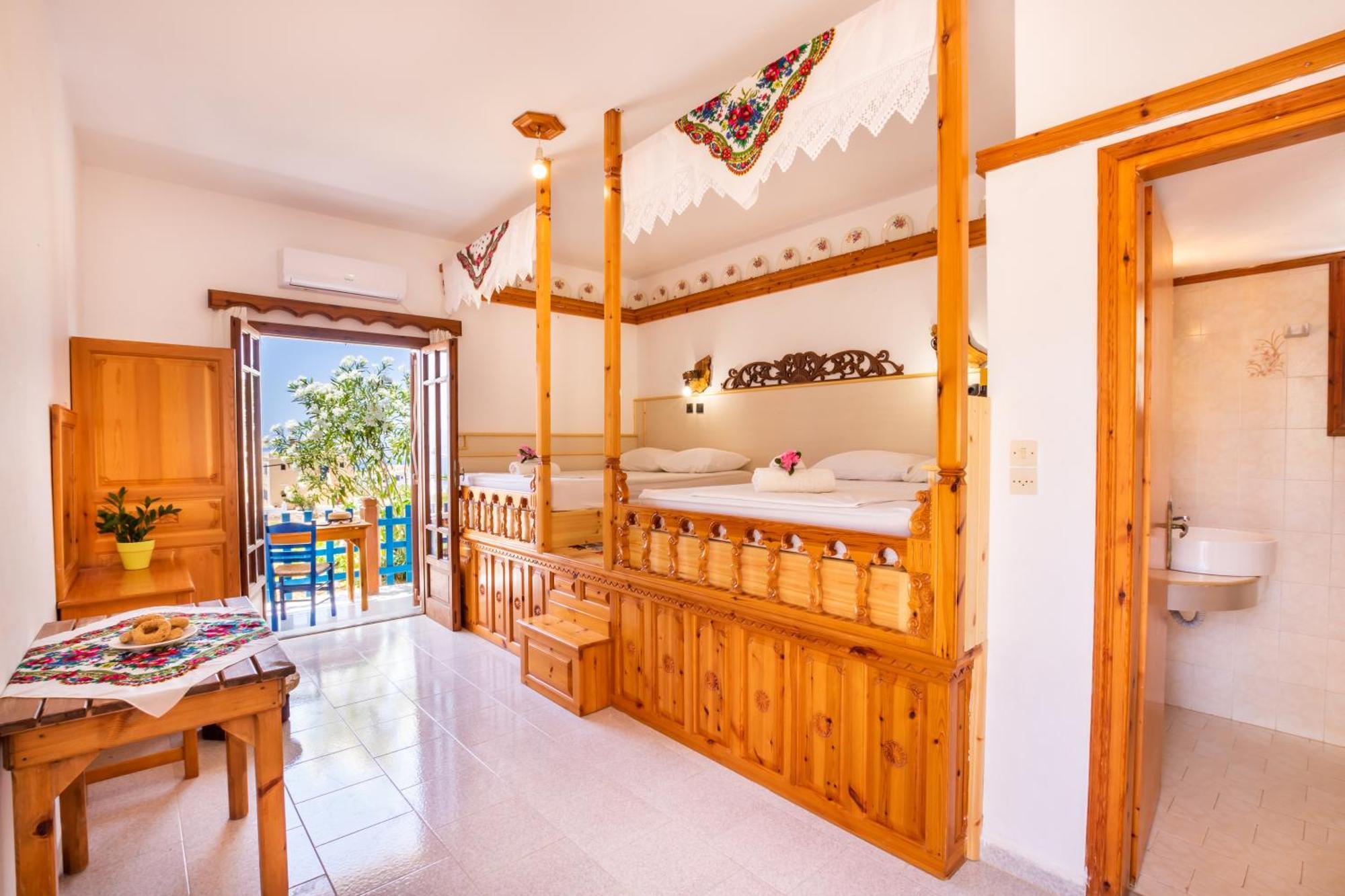 Sun Week Bay Capsule hotel Lefkos (Karpathos)