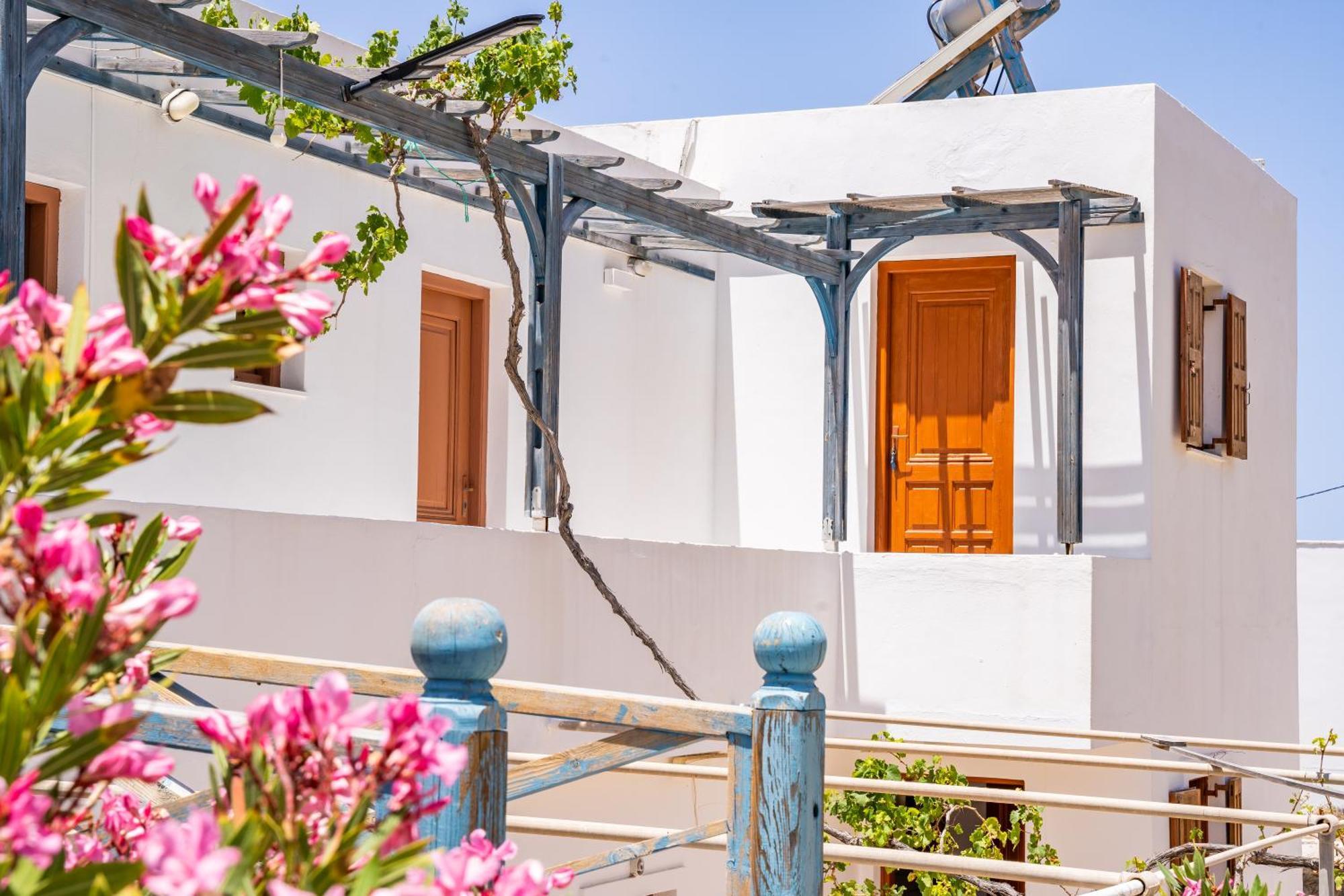 Sun Week Bay Capsule hotel Lefkos (Karpathos)