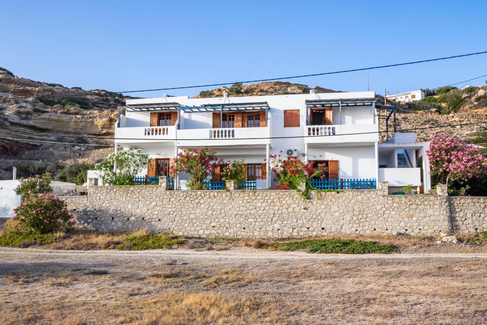 Capsule hotel Sun Week Bay Lefkos (Karpathos)