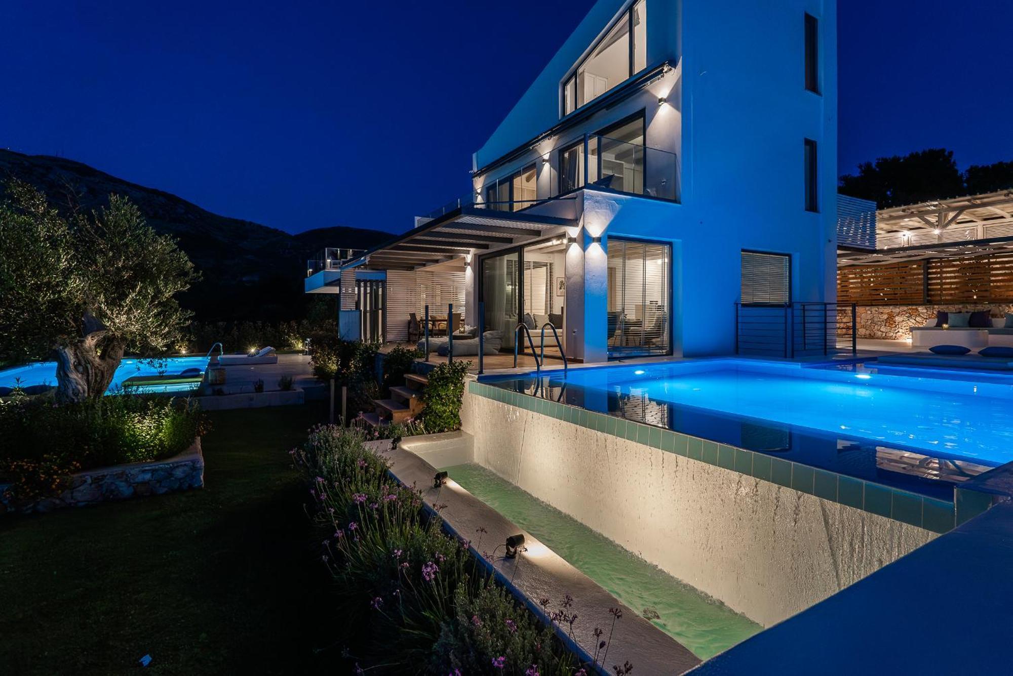 Eliandreia Luxury Villa