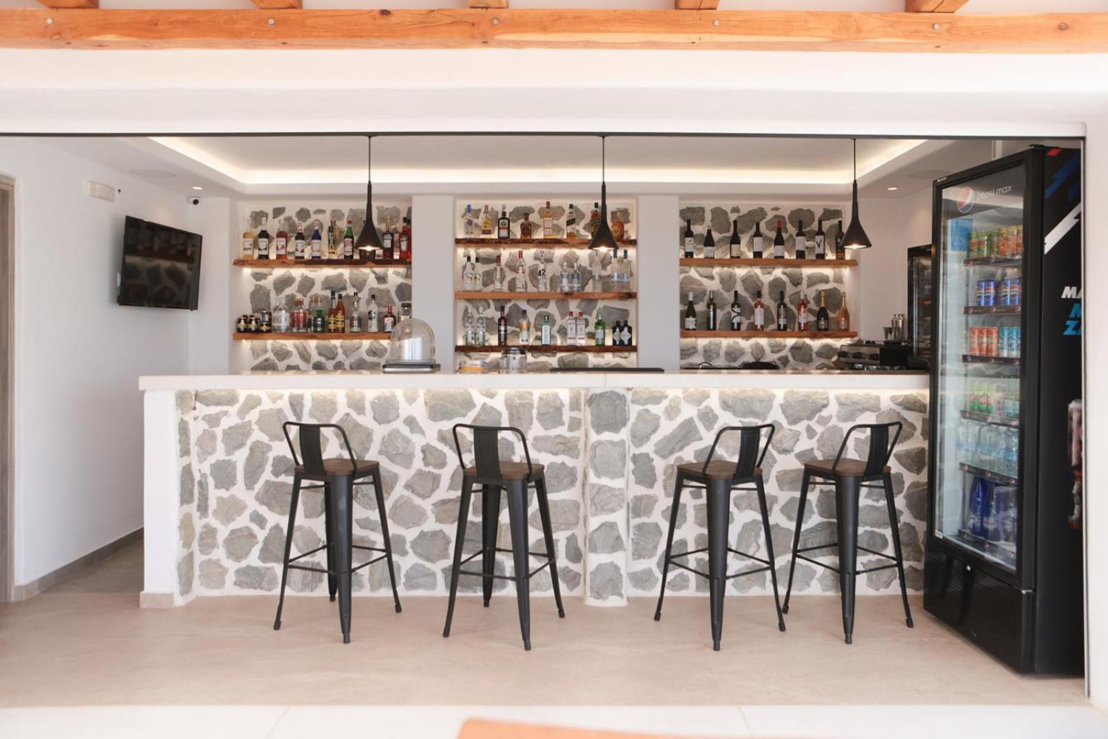 Naxos Earth Hotel *
