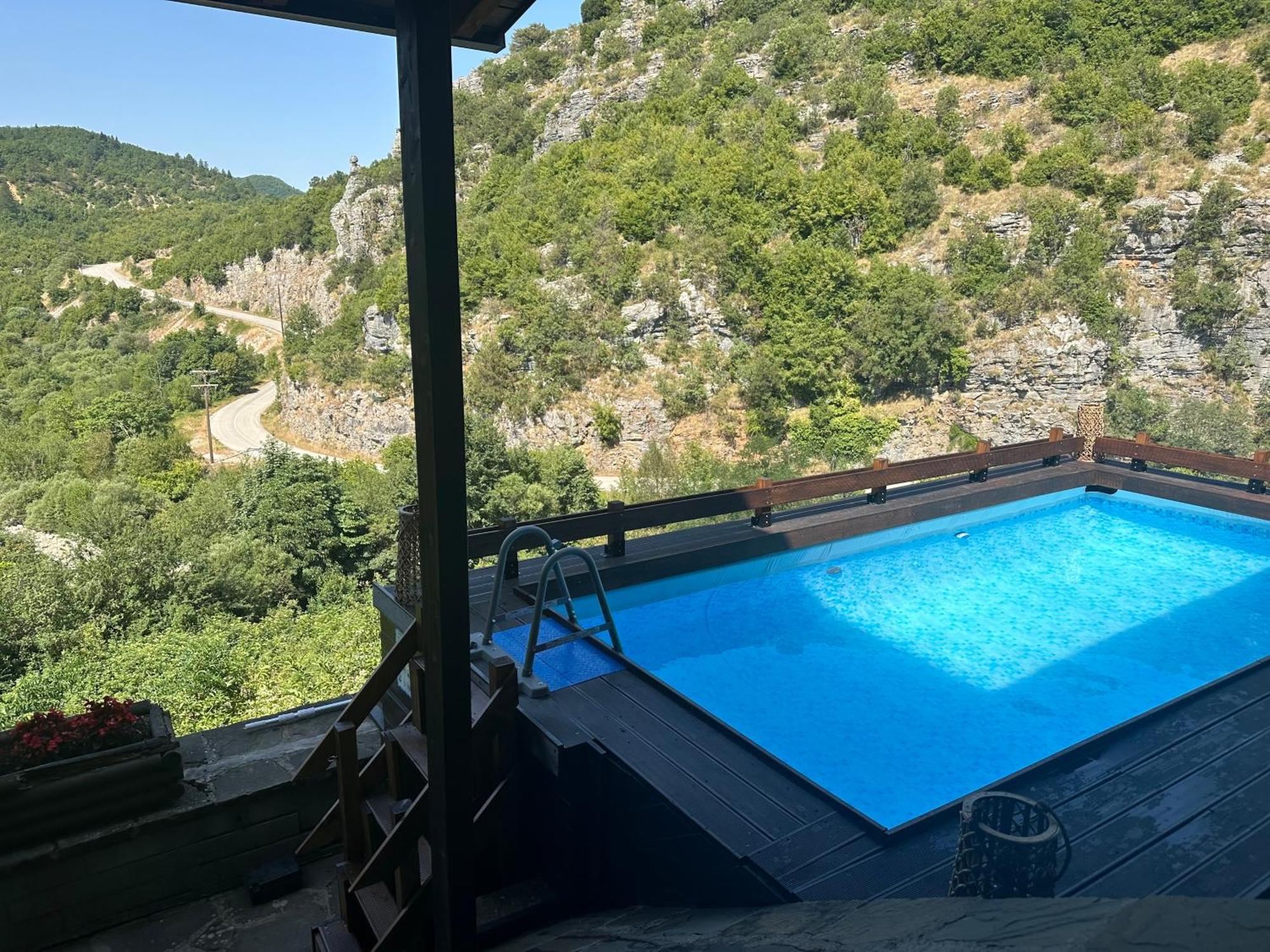 Mountain 4*