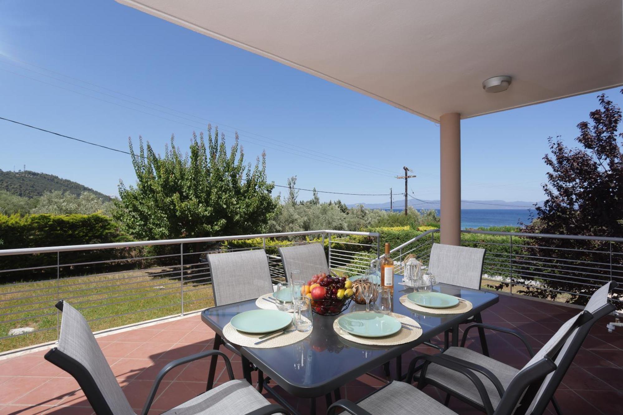 Villa Toroneos Sea Front *