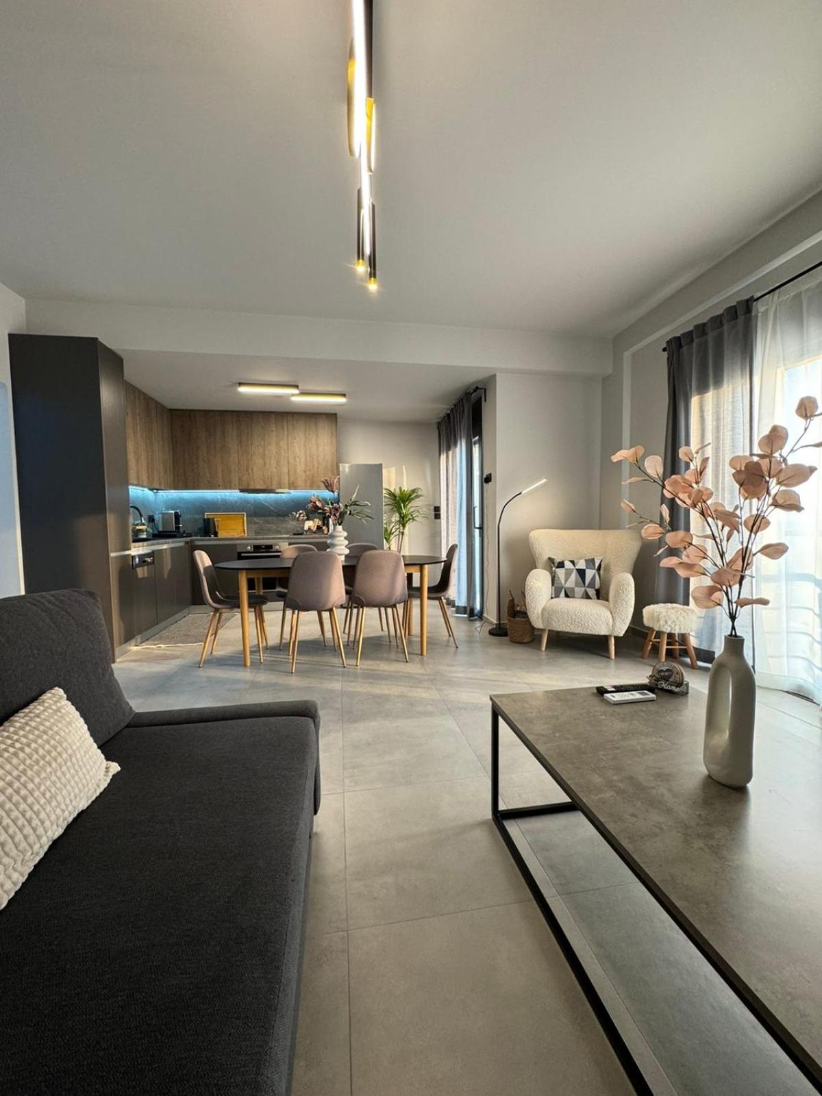 Marimar Panoramic Retreat: Magnificent Space And Breathtaking Gulf View Apartment Kalamata