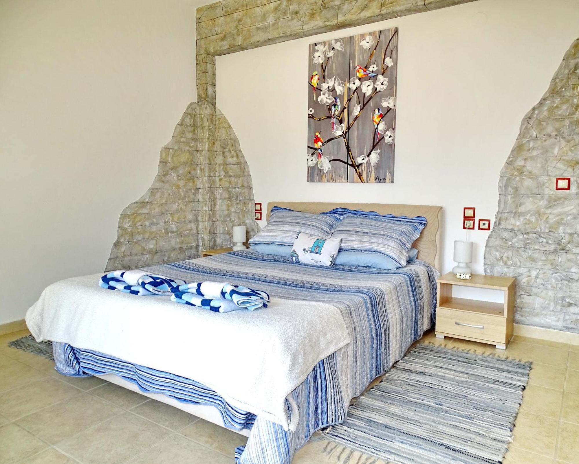 Apartment Marchie's Place - Spacious One Bedroom For Rent On Island