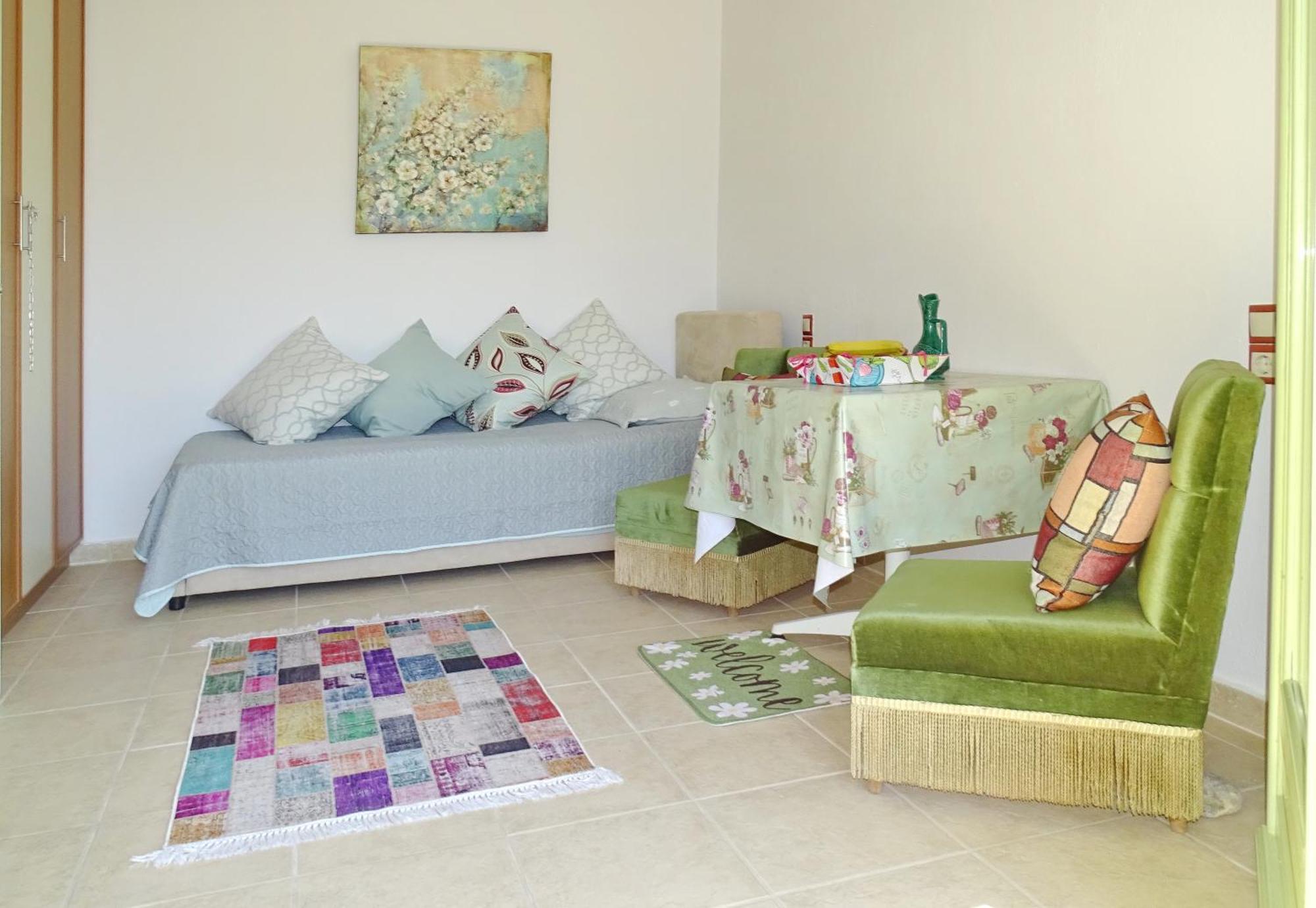 Marchie's Place - Spacious One Bedroom For Rent On Island Apartment Skopelos Town