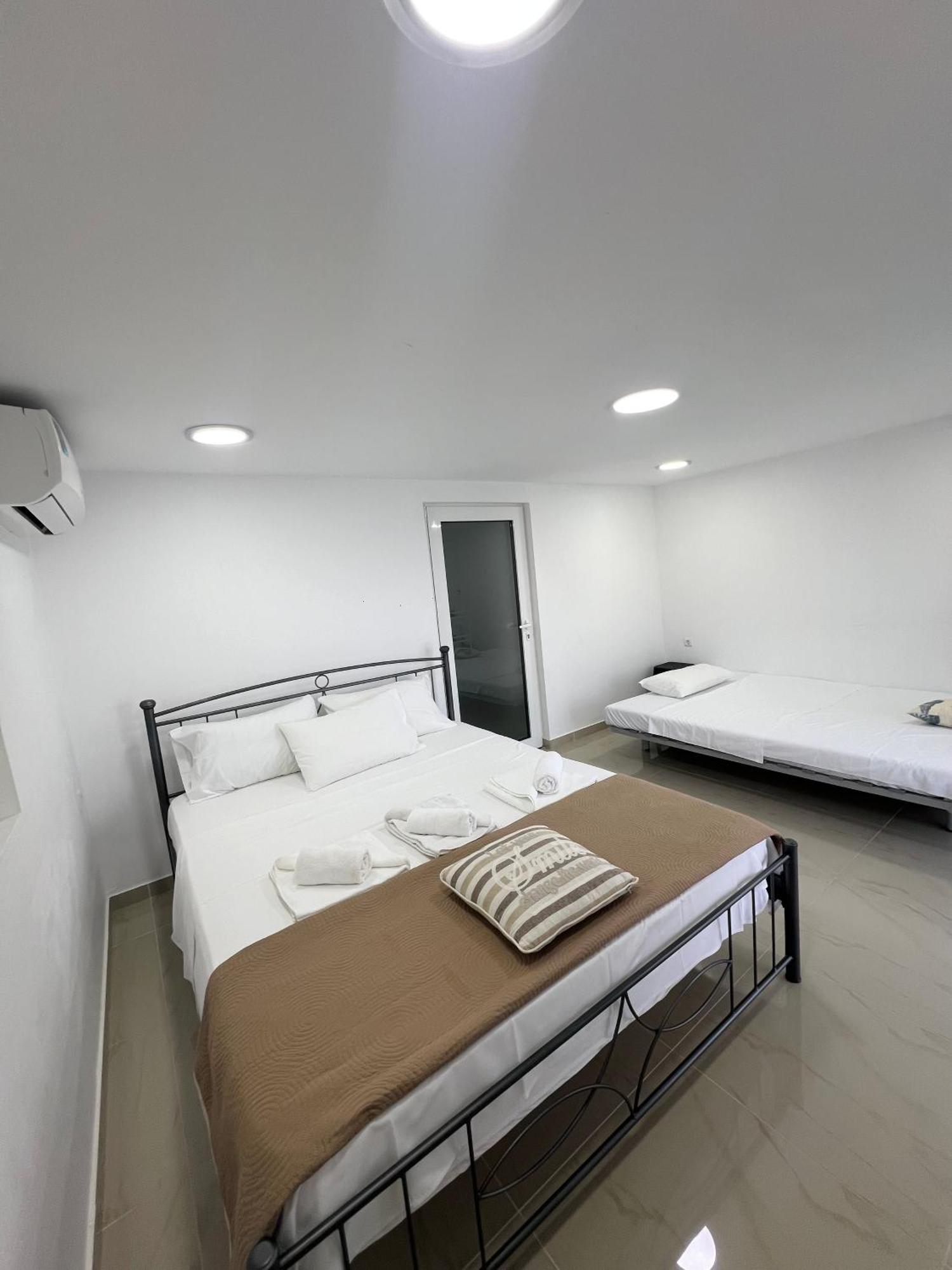 Aronis Spyros Panoramic Seaview Apartment