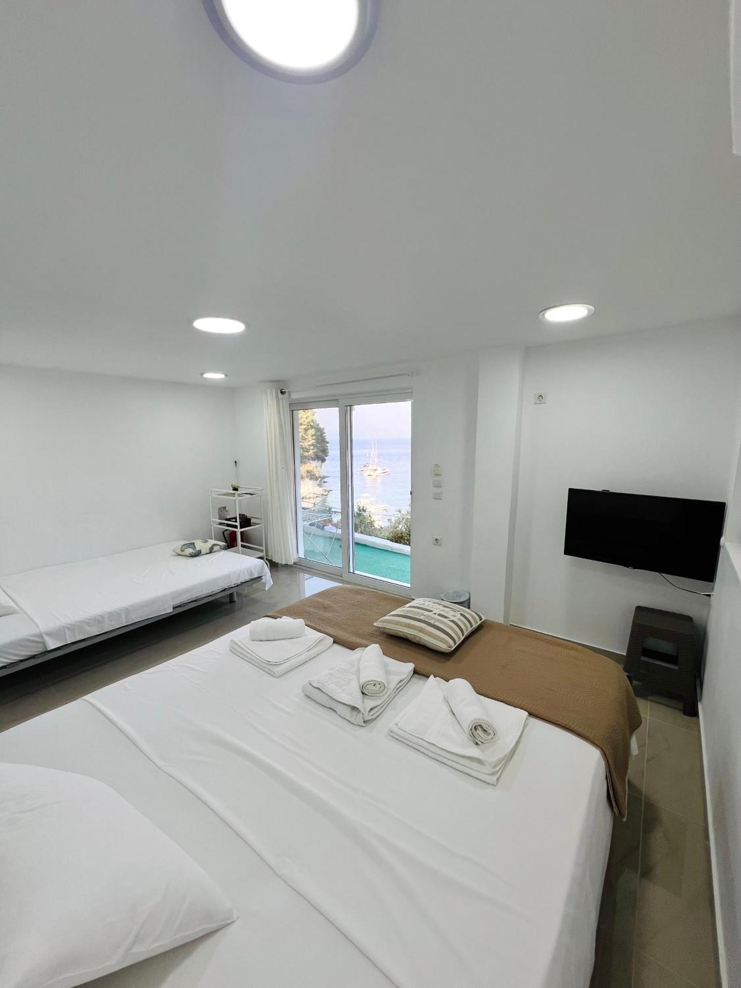 Apartment Aronis Spyros Panoramic Seaview Longos (Paxos)