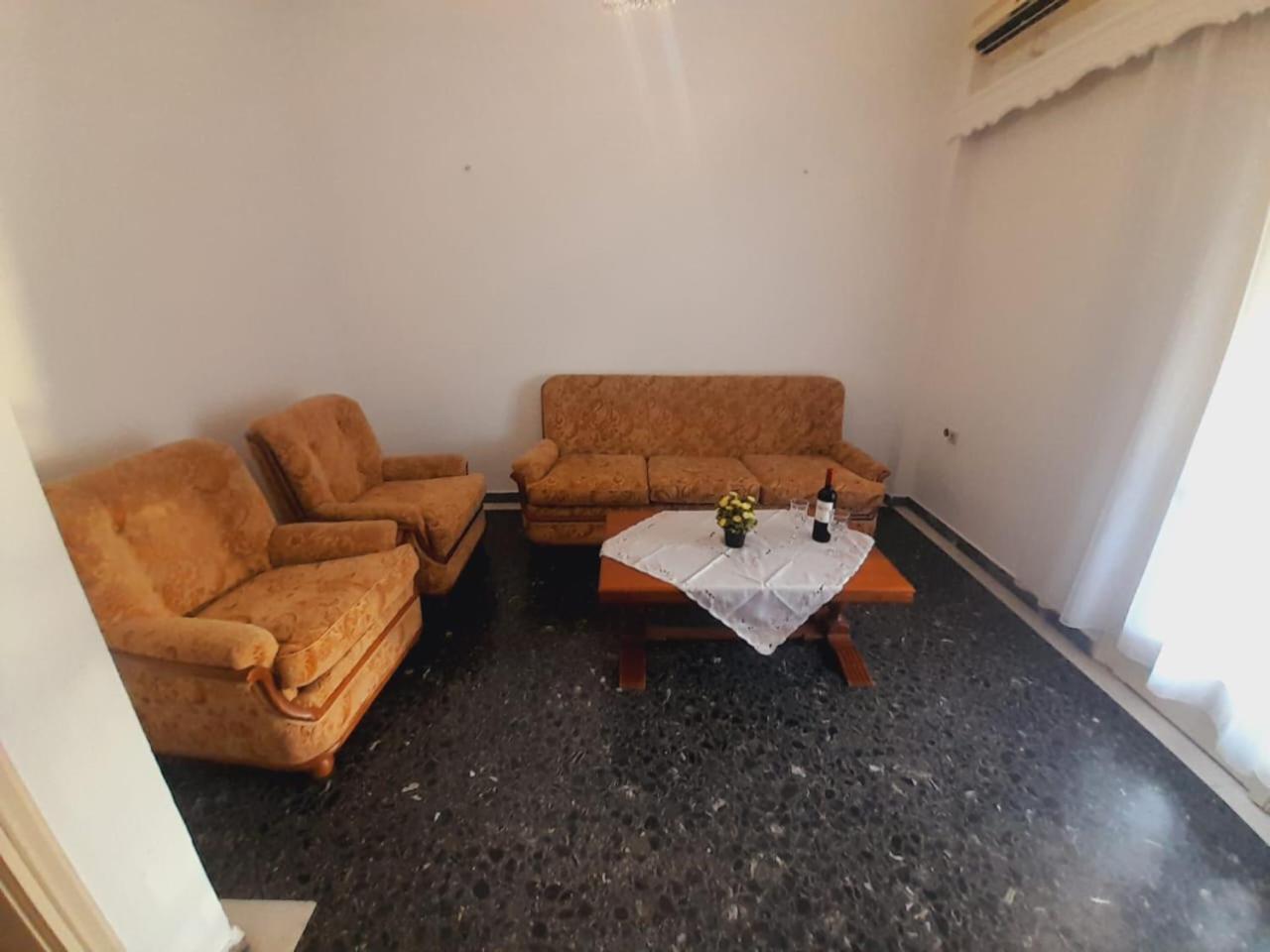Seaside Apartment. Apartment Aegina