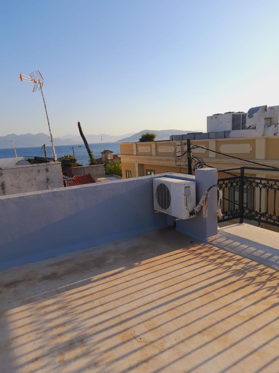 Seaside Apartment. * Aegina