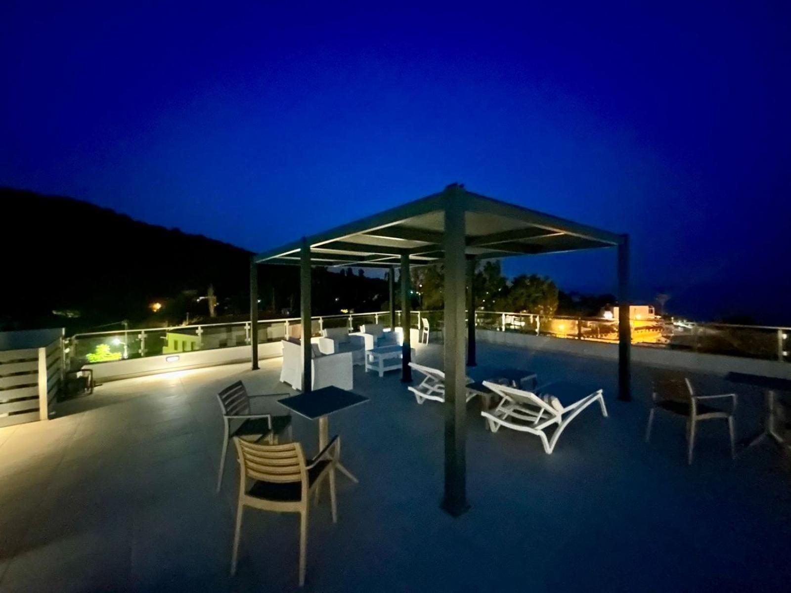 Ocean View And Luxury Apartment