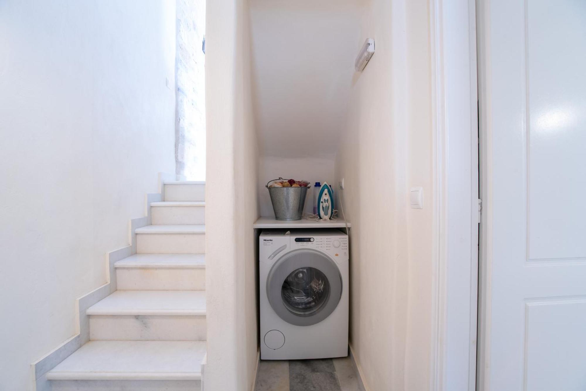Nena's Cycladic