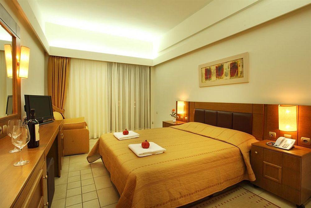 Hotel Pheia, Vriniotis