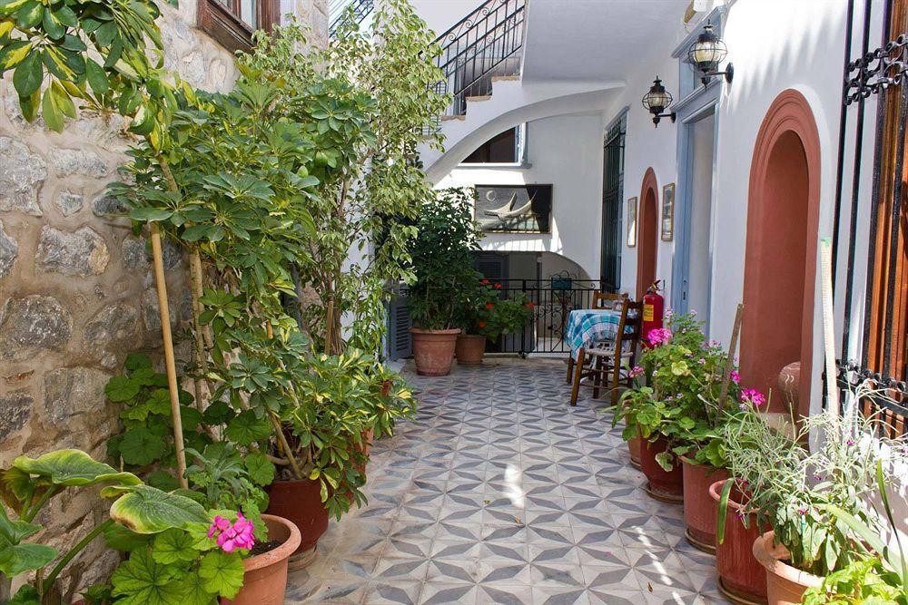 Achilleas Guest house