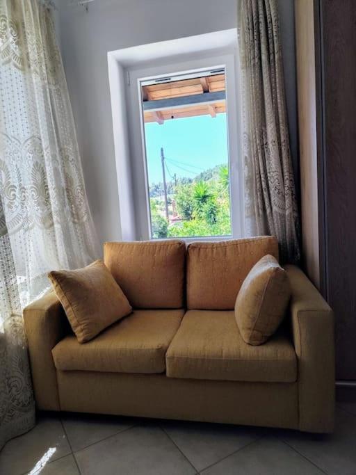 Filip And Myrsinis House - *