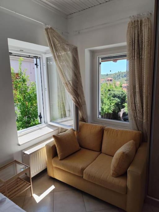 Filip And Myrsinis House - Holiday home