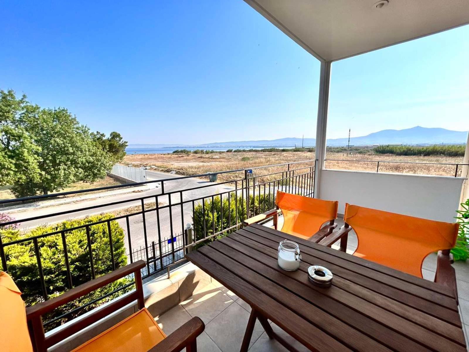 Apartment Sea Breeze Iii *